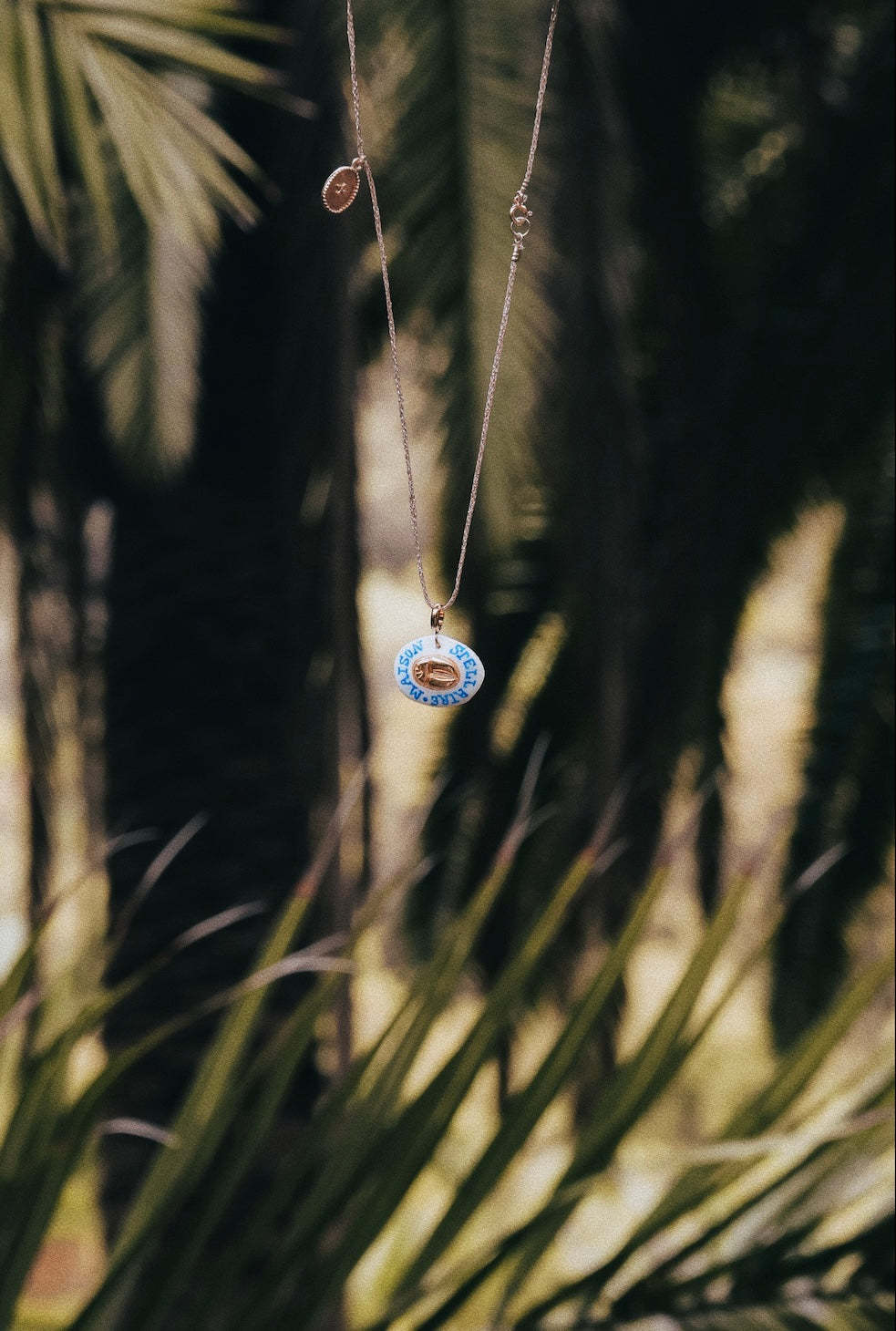Le Pendentif Porte Bonheur - Maison Stellaire